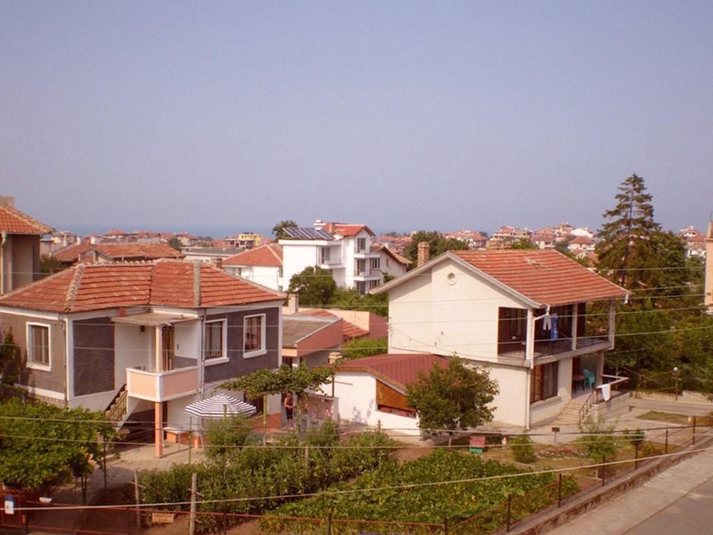 Guest House Yavorov Chernomorets Exterior photo